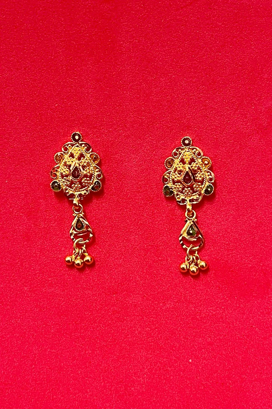 22 KT Gold Designer Multicolor Engraved Pendant Set (D106)