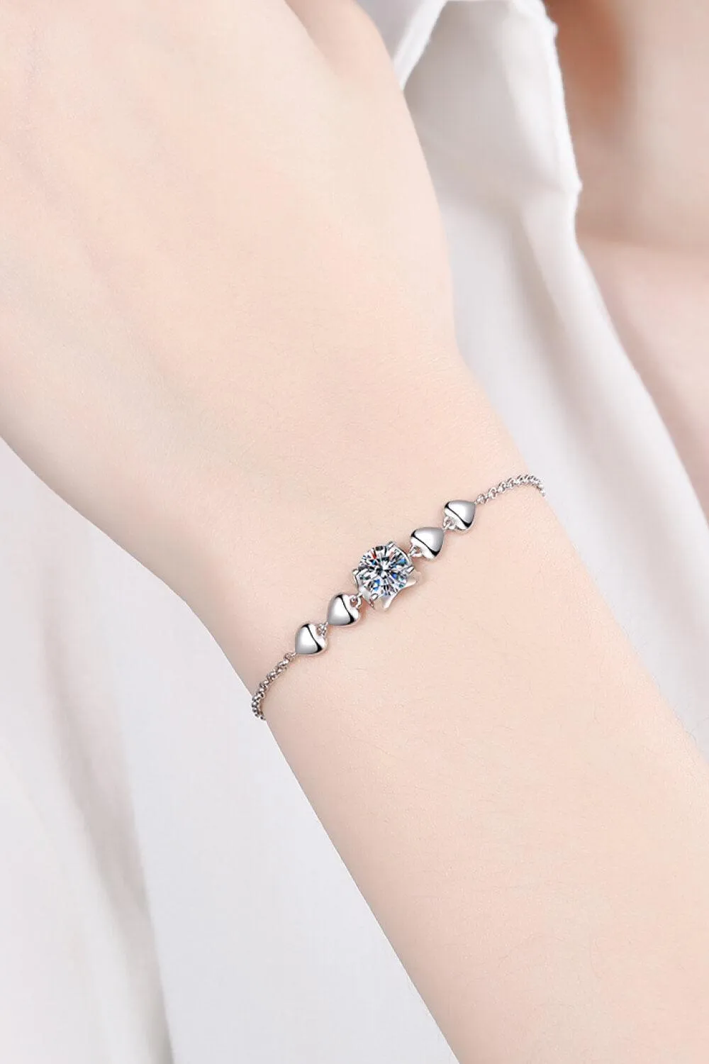 Elegant Heart-Shaped Moissanite Bracelet - Timeless Sterling Silver Beauty