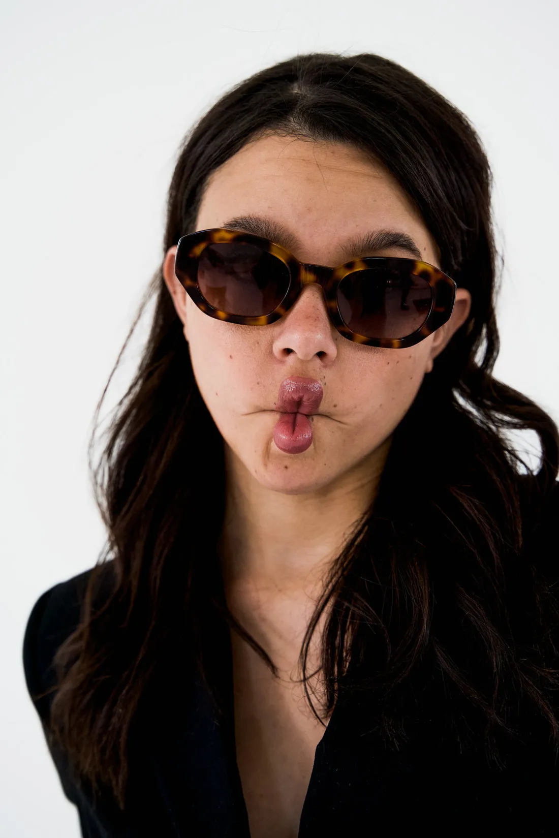 Eleventh Hour Five Star Sunglasses in Tort