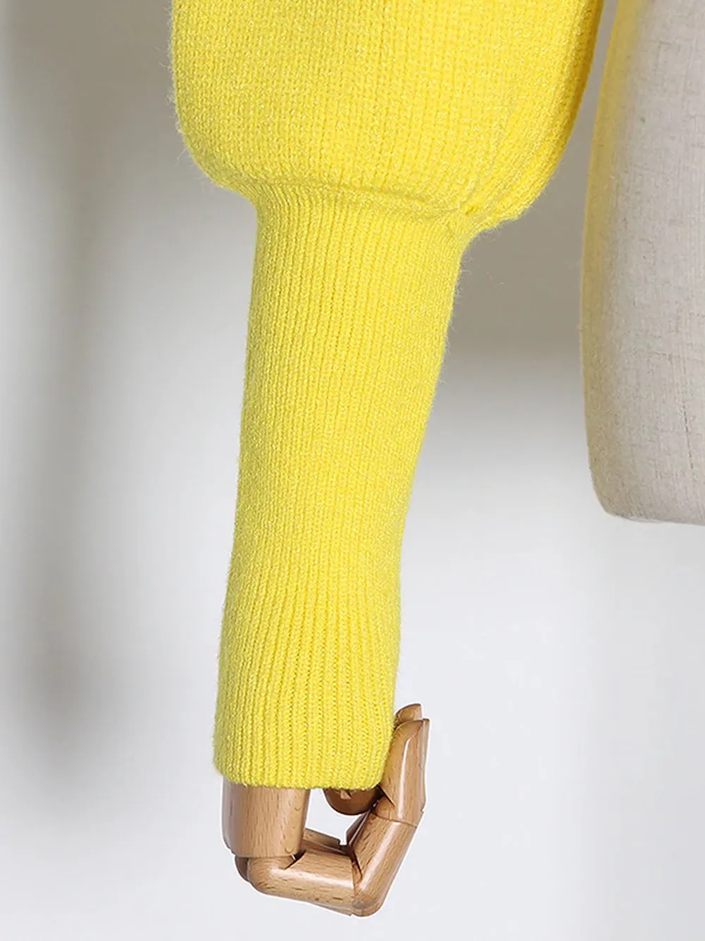 Knitting Scarves w Sleeve