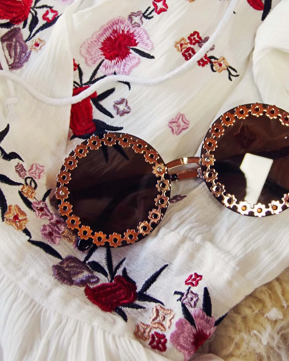 Strawberry Fields Sunnies in Sand